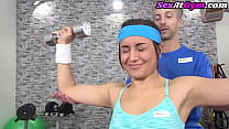 Bootyful gym lady enjoys pussypounding by personal trainer
